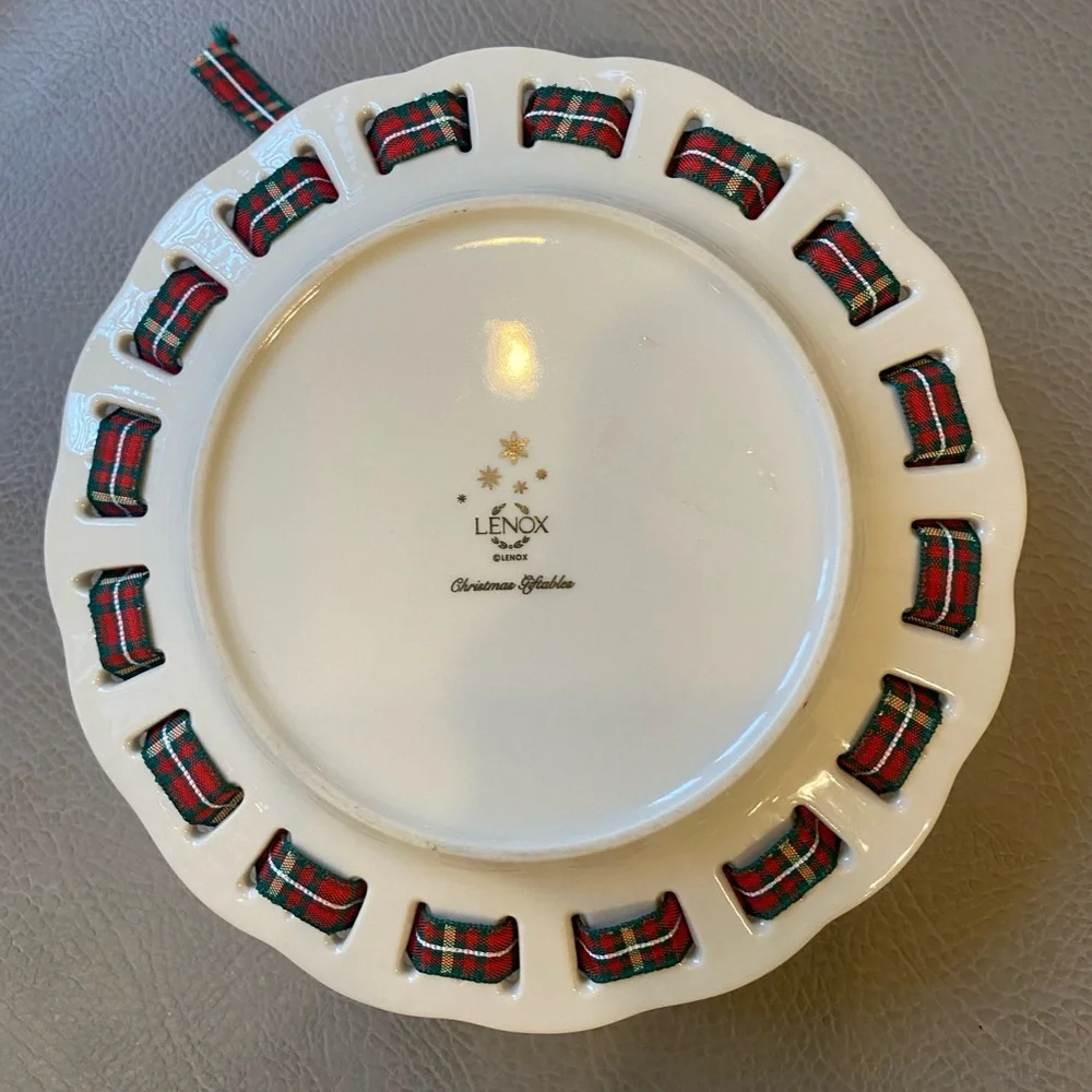 Lenox Cream and Gold Candle Holder with Plaid Accent